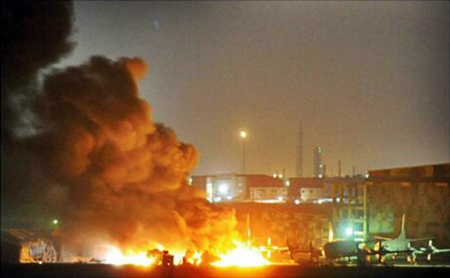 Más de 27 muertos en un ataque contra el aeropuerto de Karachi